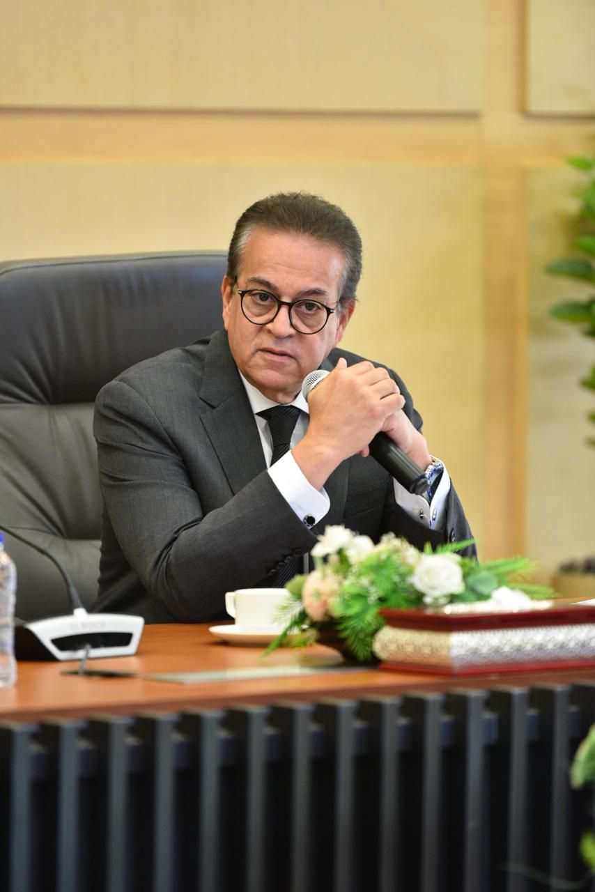 وزير الصحة يعقد لقاءً موسعًا مع لجنة الصحة والسكان بنموذج محاكاة مجلس الشيوخ بوزارة الشباب والرياضة - الخليج الان