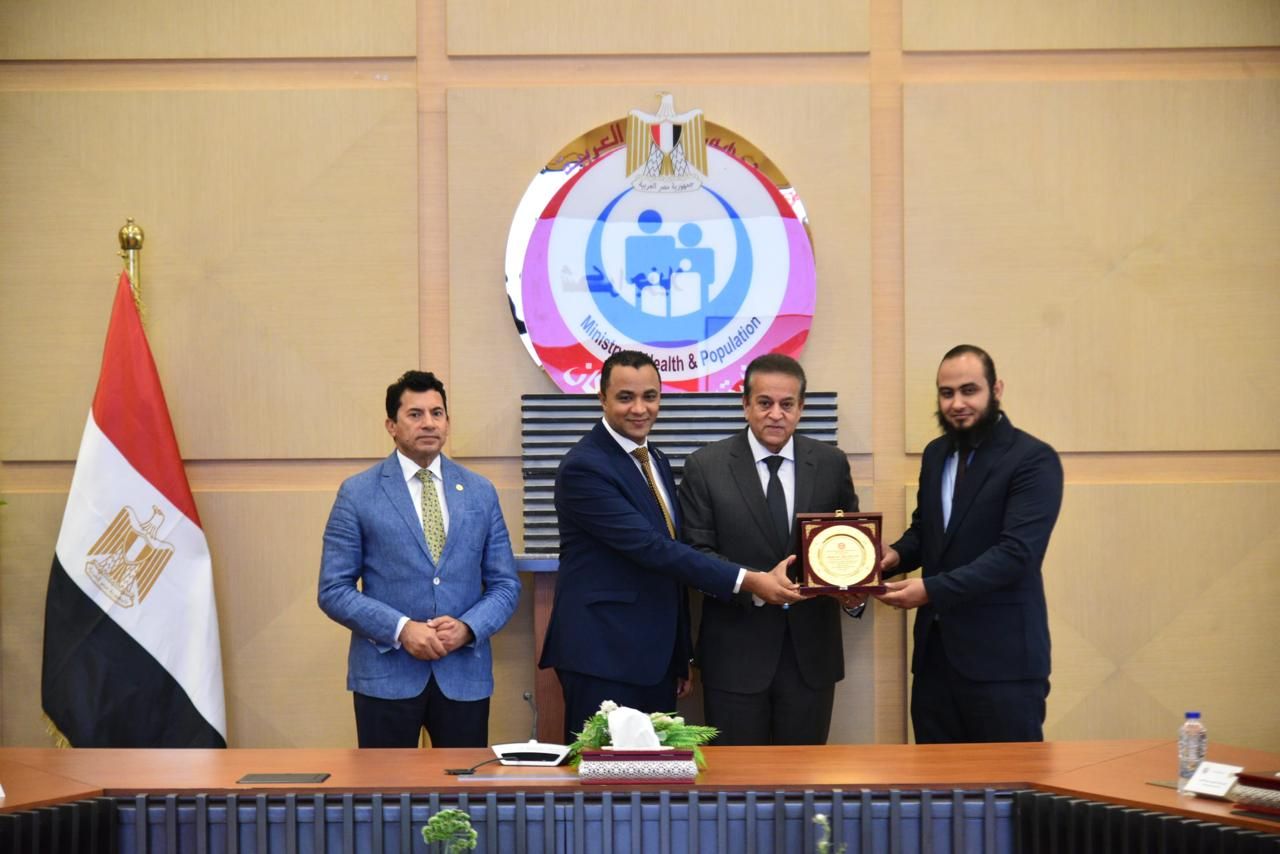 وزير الصحة يعقد لقاءً موسعًا مع لجنة الصحة والسكان بنموذج محاكاة مجلس الشيوخ بوزارة الشباب والرياضة - الخليج الان