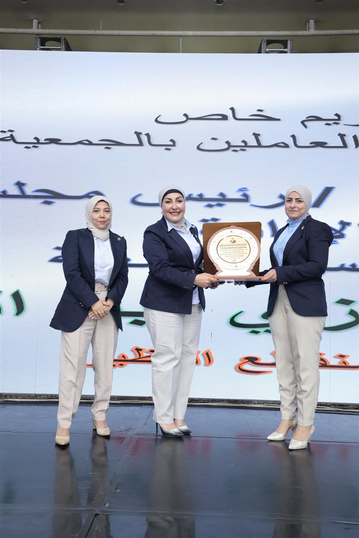 «خدمة الناس أقصى الأمنيات».. رحلة 25سنة لجمعية سيدات أعمال المستقبل بقيادة الدكتورة هالة أبو السعد.. حوار شامل لموقع تليجراف الخليج... فيديو وصور - الخليج الان