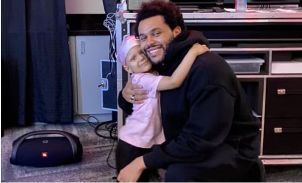 مشاهير في خدمة الإنسانية.. نجوم يضيئون حياة الفقراء والضحايا حول العالم - الخليج الان