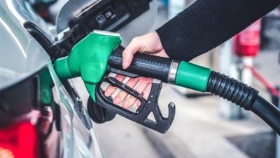 ملتزمون بعدم رفع أسعار الوقود والمحروقات حتى أكتوبر المقبل.. تصريح عاجل من الحكومة - الخليج الان