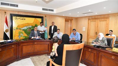 محافظ الفيوم يوجه بتوفير مساعدات مالية ومعاشات للحالات الأولى بالرعاية - الخليج الان