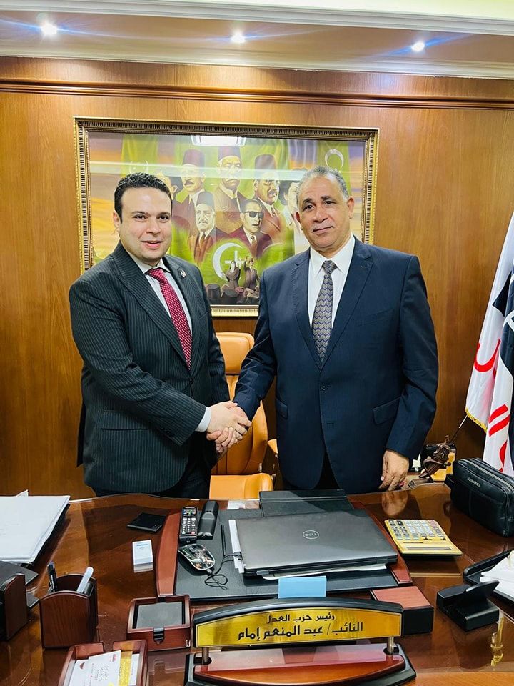 حزب العدل يدعم نقابة المحامين في مطالبها المشروعة بشأن أزمة الرسوم القضائية - الخليج الان