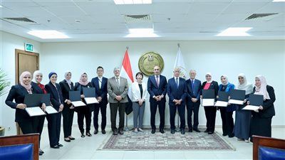 وزير التعليم والنائب الأول لرئيس هيئة التعاون الدولي اليابانية "جايكا" يكرمان الدفعة الرابعة من مدربي أنشطة التوكاتسو - الخليج الان