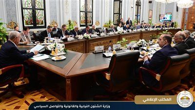 رئيس مجلس النواب يقدم الشكر لوزير الشؤون النيابية والقانونية على حضوره الدائم وتفاعله ودعمه لرؤية المجلس في العديد من المواقف - الخليج الان