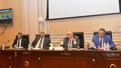 نقل النواب تناقش طلبات إحاطة في قطاعى الطرق والسكة الحديد.. وقرقر يطالب بسرعة تنفيذ التوصيات - الخليج الان