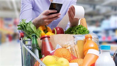 الغرف التجارية : التوترات الجيوسياسية تلقي بظلالها على أسعار الغذاء.. والحكومة تملك مخزونًا استراتيجيًا مطمئنًا - الخليج الان