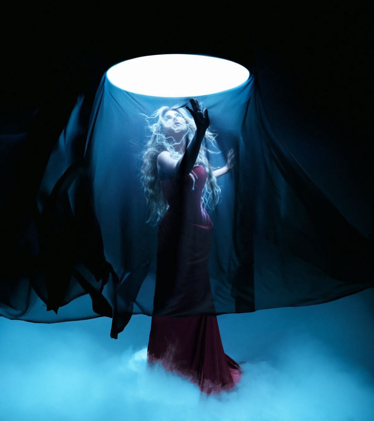 نجوى كرم تطرح أغنيات ألبومها الجديد تحت عنوان حالة طوارئ - الخليج الان