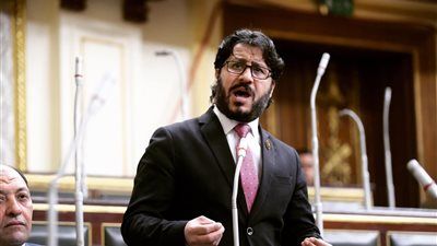 النائب أحمد البرلسى يرفض الموازنة: خدمة الدين 4.4 تريليون جنيه ترهق الأجيال القادمة - الخليج الان
