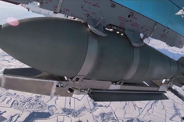 صورة:"أمّ كل القنابل".. هل تستعد إسرائيل لضرب المنشآت النووية الإيرانية بهذه القنبلة الأمريكية الخارقة؟ - الخليج الان