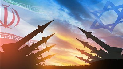 عماد الدين حسين: الحرب الإيرانية الإسرائيلية لو استمرت لفترة أطول ستؤدي إلى تضخم وركود للاقتصاد العالمي - الخليج الان