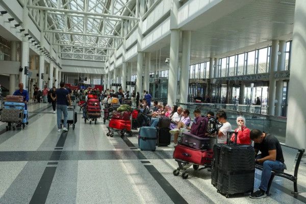 دول عربية تبدأ إجلاء مواطنيها من إيران عقب التصعيد الإسرائيلي - الخليج الان