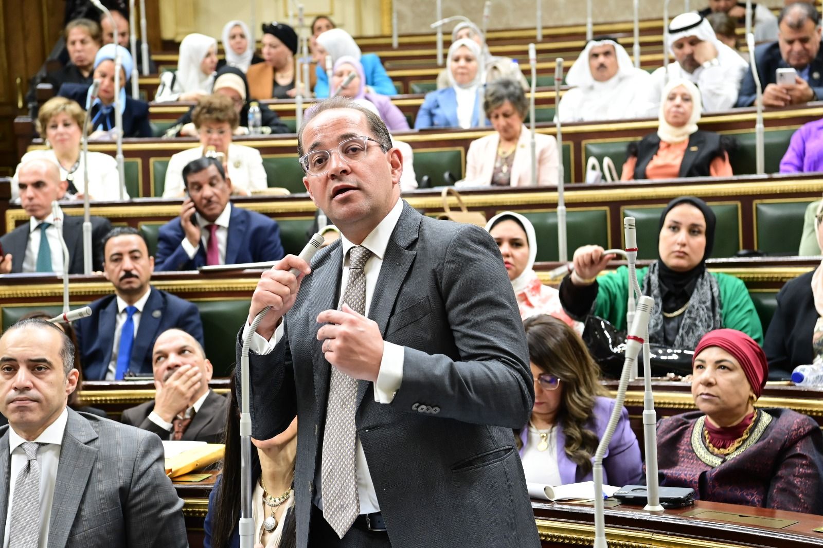 النواب يقر 5مشروعات جديدة للبحث عن البترول والغاز..ويرفع الجلسات لـ 29يونيو - الخليج الان