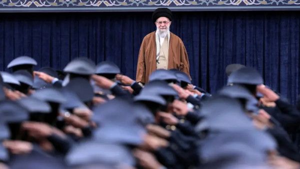 خامنئي يعلن بداية المعركة ضد إسرائيل: "لن نساوم الصهاينة أبداً" - الخليج الان