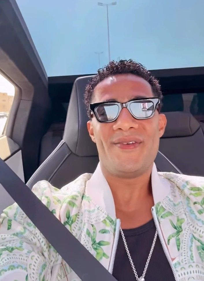 على طريقة السادات.. محمد رمضان يؤجل حفله في أمريكا: خايف صاروخ يجي في طيارتي - الخليج الان