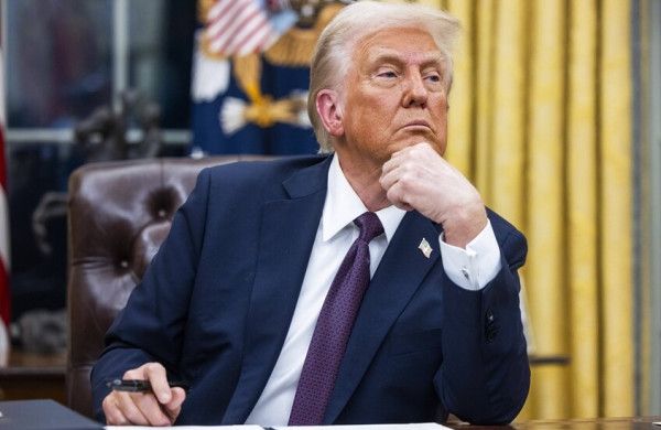 "سي إن إن":ترامب رفض إرسال مسؤولين للتفاوض مع إيران وتخلى عن فكرة التوصل لاتفاق - الخليج الان