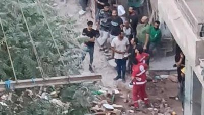 بعد مصرع وإصابة 10.. فريق من النيابة يعاين عقار الفنان نور الشريف المنهار بالسيدة زينب - الخليج الان