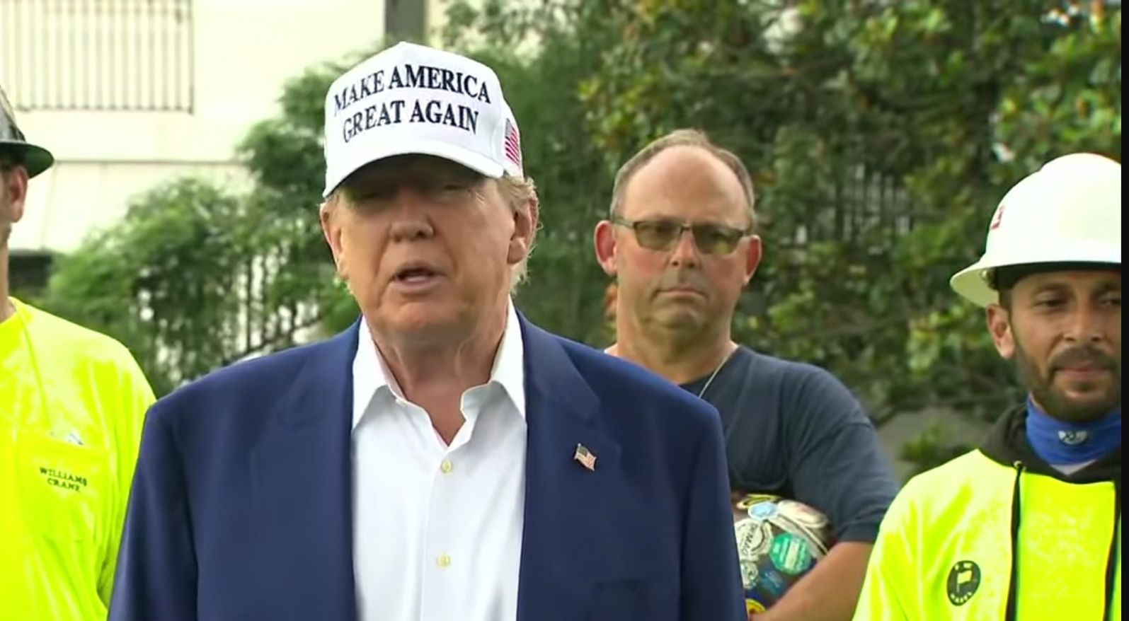 ترامب: حدث كبير قادم الأسبوع القادم وحظ سعيد للمرشد الإيراني! - الخليج الان