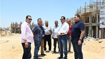 وزير الإسكان يتابع مشروعات المرافق والطرق بمشروع "ديارنا" - الخليج الان
