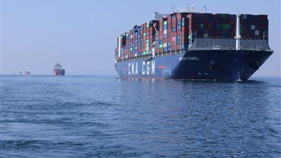 الفريق أسامة ربيع: عودة تدريجية لسفن الحاويات العملاقة إلى قناة السويس - الخليج الان