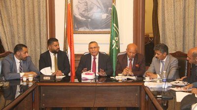 عبد السند يمامة يطالب بتعديل نص المادة 40و41من قانون العمل الجديد.. شركات الوكالة في التعين تهدر حقوق العمال ويجب أن يقتصر دورها لمدة عام واحد - الخليج الان