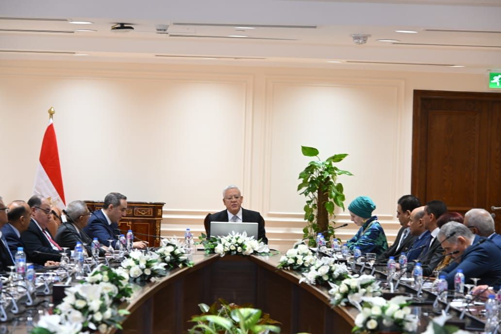 رئيس مجلس النواب يعقد لقاءً مُوسعاً مع السفراء المنقولين لرئاسة البعثات الدبلوماسية المصرية بالخارج - الخليج الان