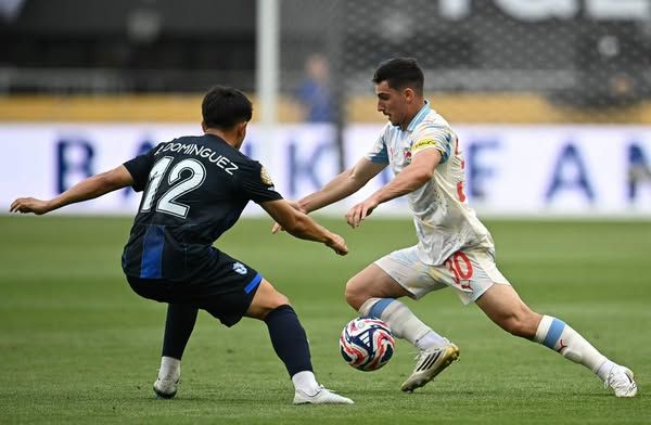 بعد ظهور العاصفة الرعدية: ريد بول سالزبورج النمساوي ينتصر على باتشوكا المكسيكي (1/2) في كأس العالم للأندية - الخليج الان