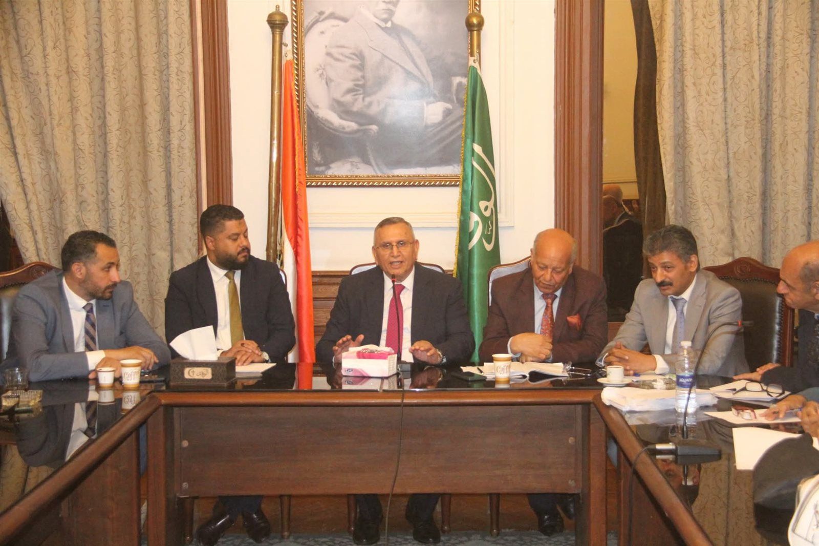 عبد السند يمامة يطالب بتعديل نص المادة 40و41من قانون العمل الجديد.. شركات الوكالة في التعين تهدر حقوق العمال ويجب أن يقتصر دورها لمدة عام واحد - الخليج الان