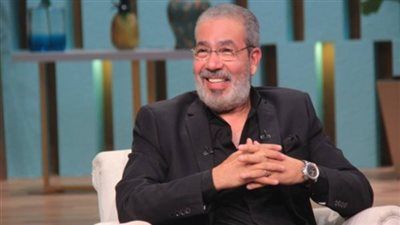 بعد المطالبات بترحيلها.. مدحت العدل يدافع عن هند صبري: عارفين حبها لمصر - الخليج الان