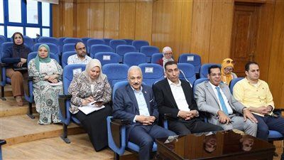 محافظ المنيا يعلن نتيجة الشهادة الإعدادية وسط أجواء من الفرحة.. و يهنئ الأوائل هاتفيا - الخليج الان