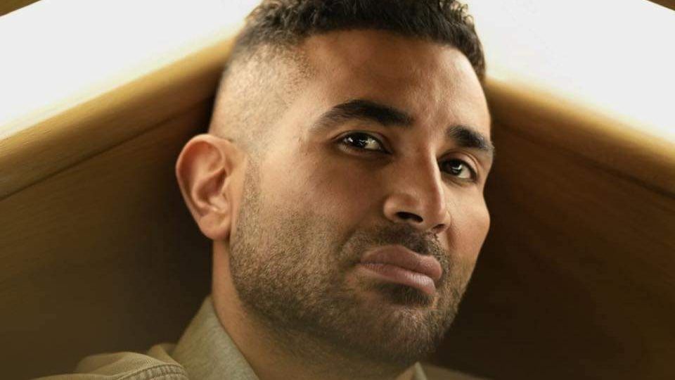 عربية نقل دخلت فيهم.. تفاصيل تعرض أحمد سعد وأسرته لحادث سير - الخليج الان