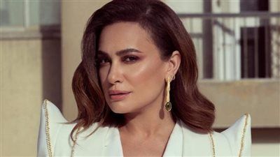 بعد المطالبة بترحيلها.. حقيقة شطب هند صبري من نقابة الممثلين بمصر وسحب جنسيتها - الخليج الان