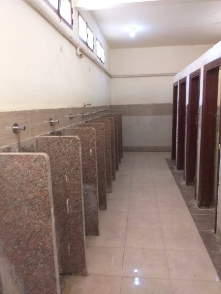 حقيقة تخصيص حمام واحد للطلاب بمدرسة في الفيوم - الخليج الان