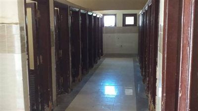 حقيقة تخصيص حمام واحد للطلاب بمدرسة في الفيوم - الخليج الان