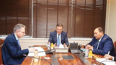 وزير الزراعة يبحث تعزيز التعاون مع البنك الدولي لدعم جهود التنمية الزراعية في مصر - الخليج الان