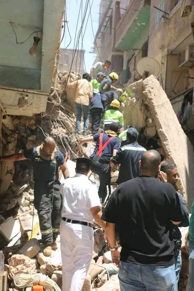 تفاصيل مؤثرة في مصرع زوجين وطفلهما في انهيار عقاري حدائق القبة.. صور - الخليج الان