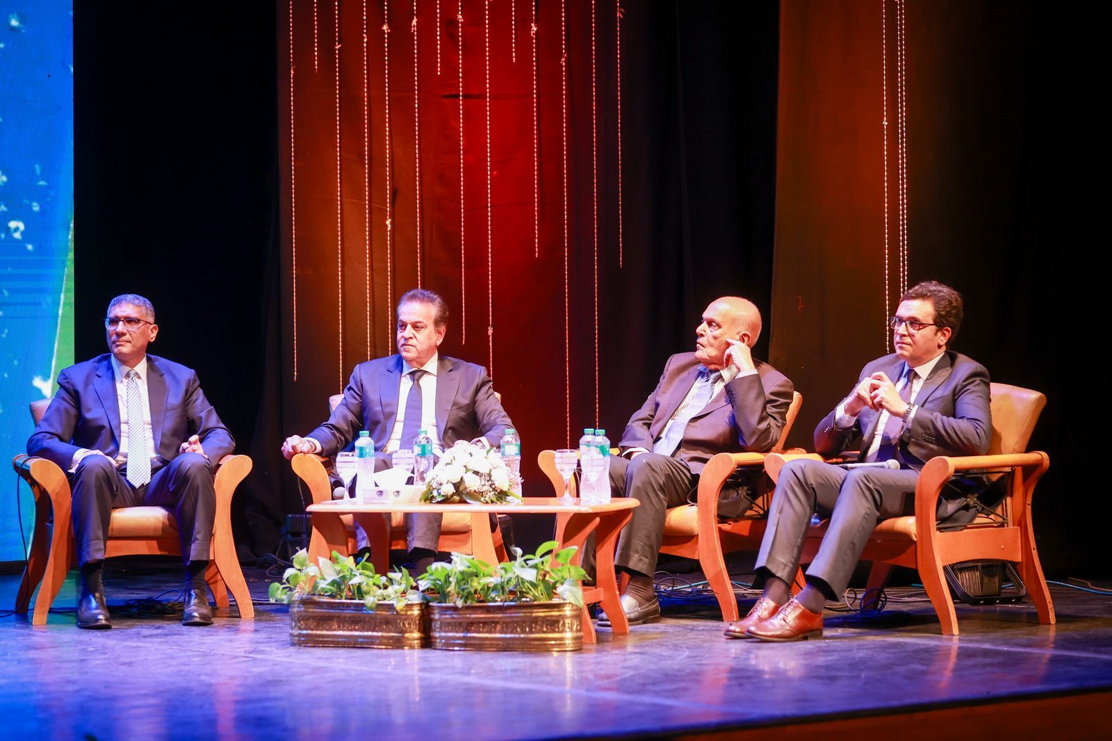 وزير الصحة يشهد حفل الإعلان عن تدشين تمثال السير مجدي يعقوب - الخليج الان