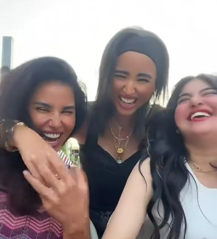 سوزي الأردنية ونسرين أمين وابنتها في أحدث ظهور.. هل يجمعهن عمل فني قريبًا؟ - الخليج الان