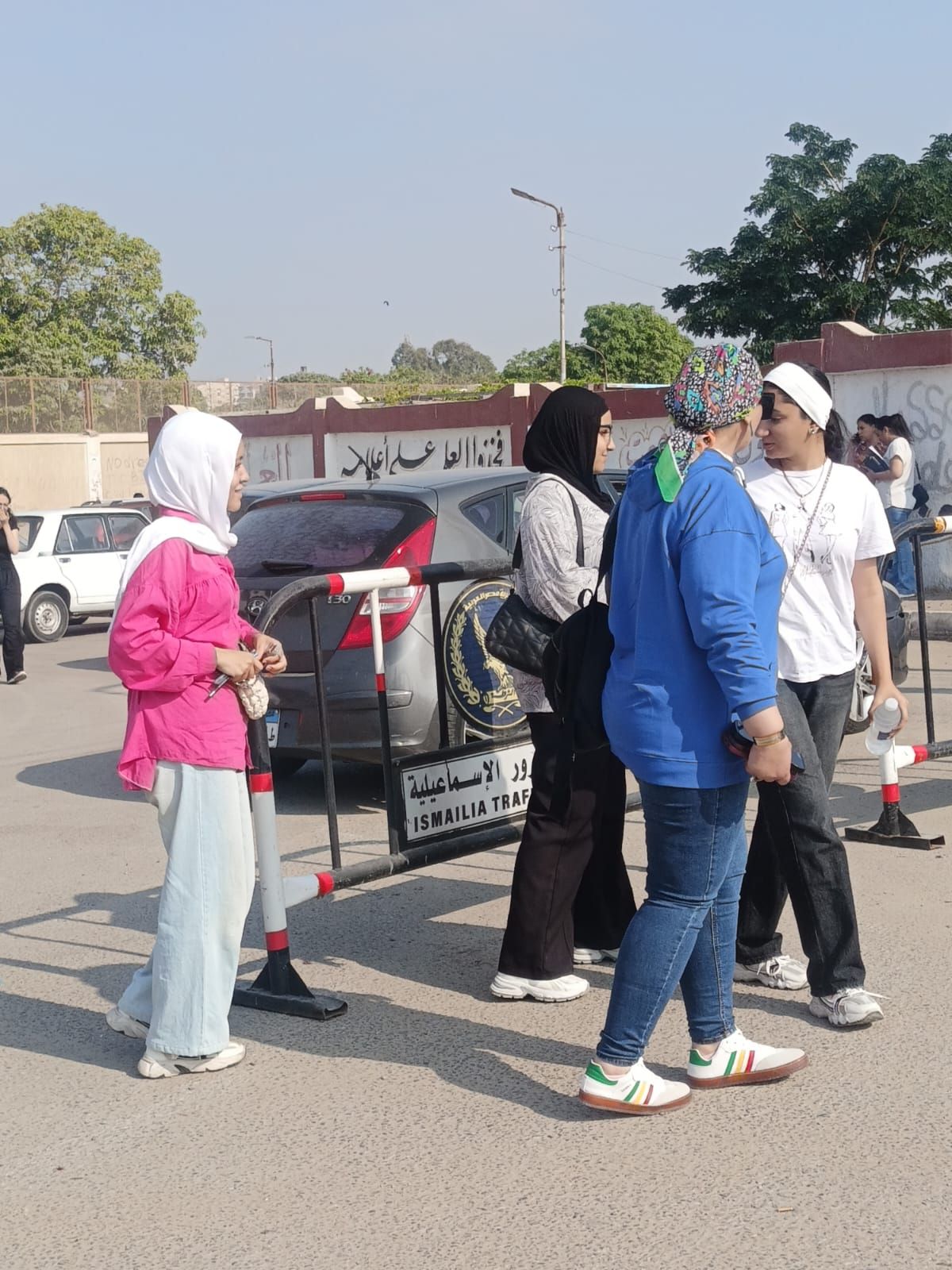 وسط تأمين شامل وإجراءات مشددة.. طلاب الثانوية العامة يؤدون امتحان اللغة العربية بالإسماعيلية - الخليج الان