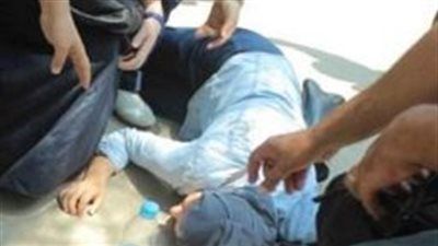 طالبة تقطع وريدها وتتناول 12 حبة أدوية خلال امتحان اللغة العربية في المنيا - الخليج الان