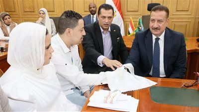 في لفتة إنسانية.. محافظ المنوفية "وكيلاً" لعروسة يتيمة من مؤسسة تربية البنات بشبين الكوم - الخليج الان