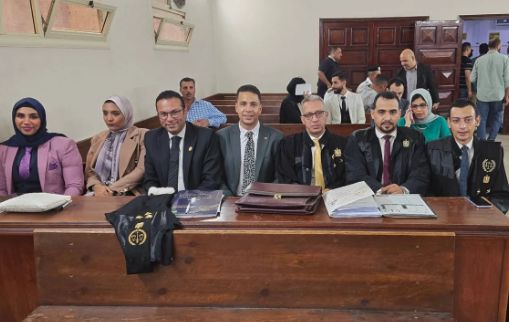 كلهم جايين يقفوا جنبه.. وصول هيئة الدفاع عن الطفل ياسين لمحكمة الجنايات - الخليج الان