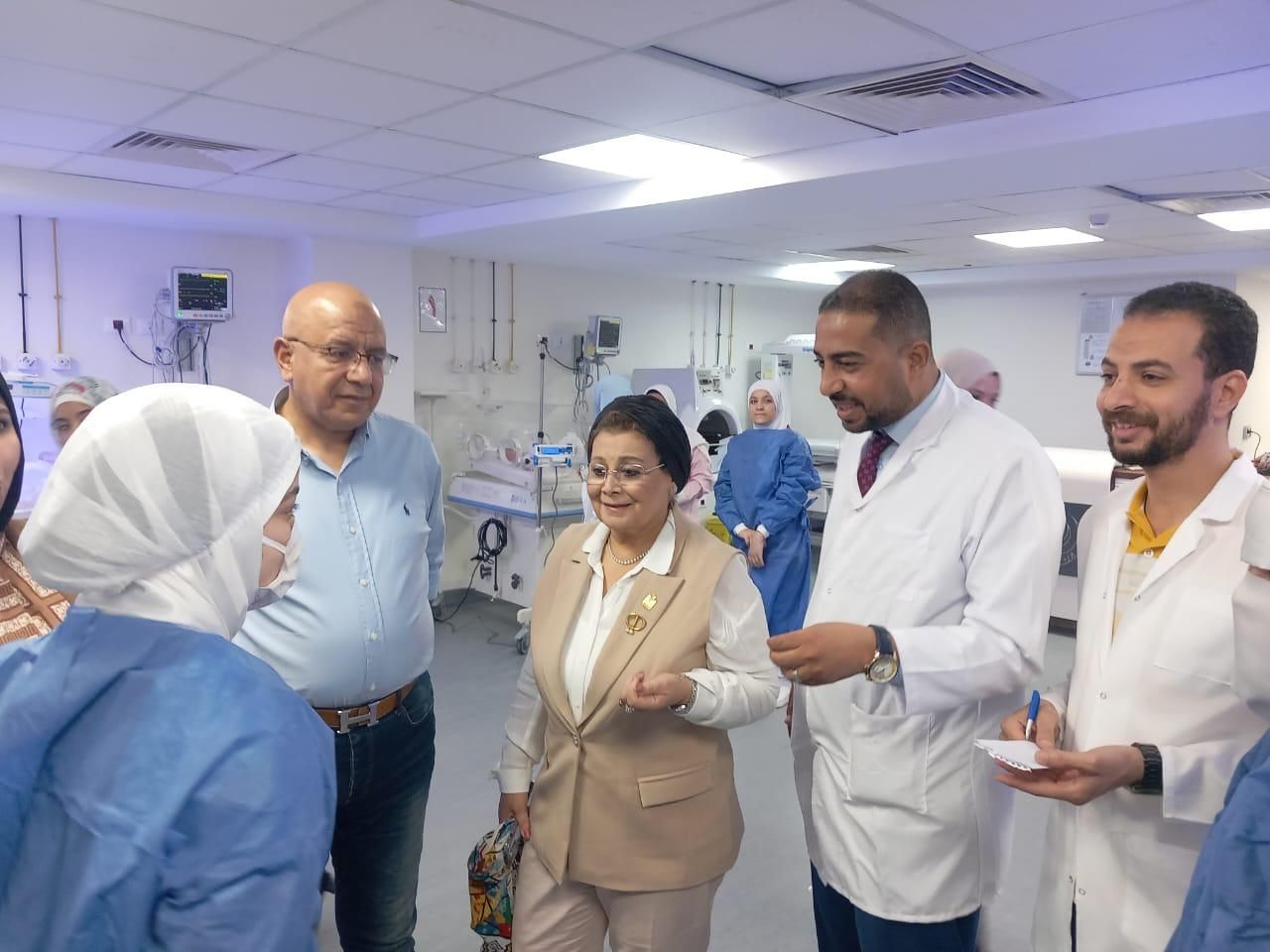 نائب وزير الصحة تتفقد عدد من المنشآت الصحية في محافظة قنا ضمن زيارة ميدانية مكثفة - الخليج الان