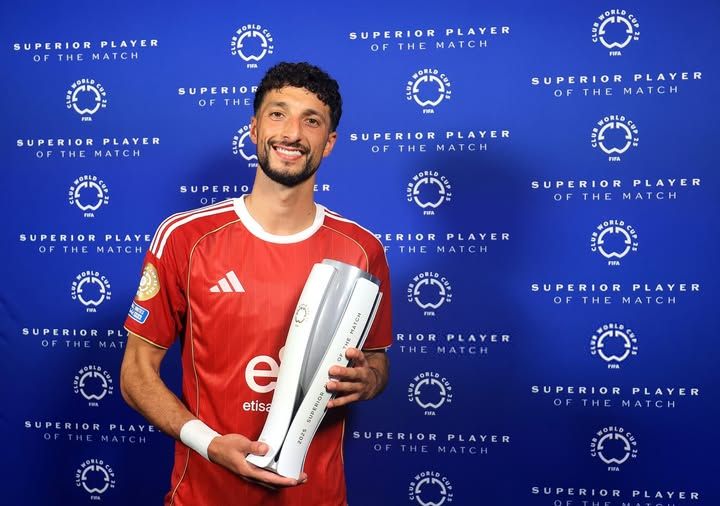 كأس العالم للأندية: وسام أبو علي يحصل على جائزة أفضل لاعب في مباراة الأهلي وبورتو - الخليج الان