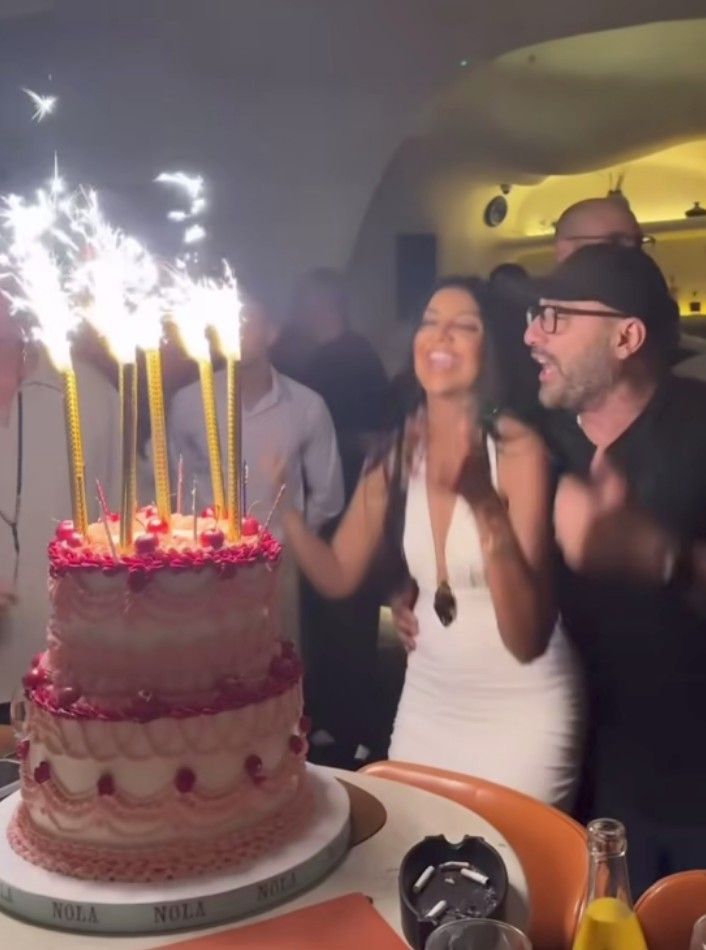 بعد الطلاق.. أحمد السقا يحتفل مع المصورة شيرين شيحة بـ عيد ميلادها - الخليج الان