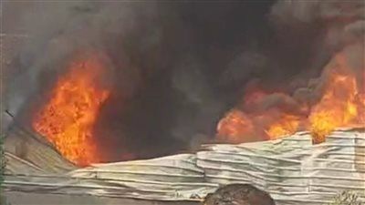لحظة إندلاع حريق هائل في محل دهانات بالبراجيل - الخليج الان