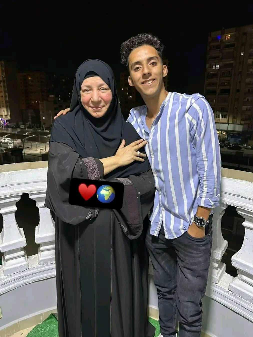 بنفس الصورة المتداولة.. منشور على حساب عبلة كامل يثير الجدل: شكرا على المحبة - الخليج الان