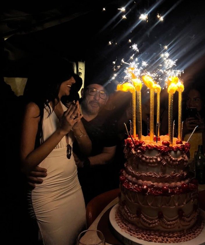 بعد الطلاق.. أحمد السقا يحتفل مع المصورة شيرين شيحة بـ عيد ميلادها - الخليج الان