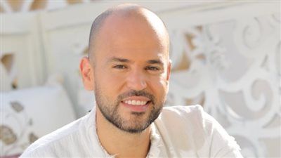 أبو يطرح أغنية جديدة بعنوان أحلى حاجة.. تعرف على كلماتها - الخليج الان