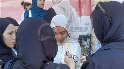 طلاب الثانوية العامة بالفيوم: امتحان الفيزياء مباشر وأسهل من العام الماضي.. والوقت هو التحدي الأكبر - الخليج الان